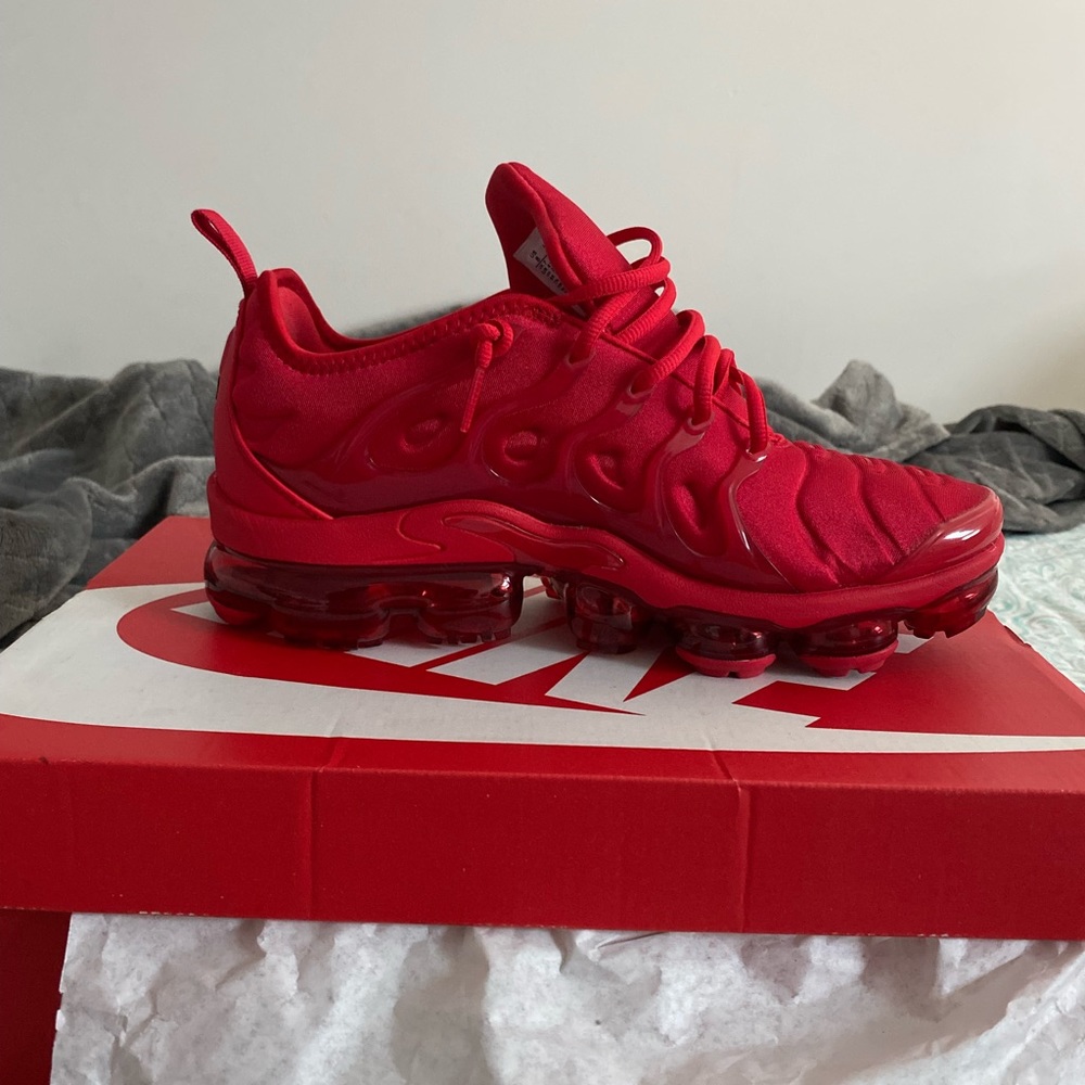 Men’s Red Vapormax Plus